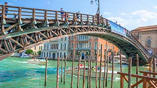 A piedi e in Gondola alla scoperta di Venezia